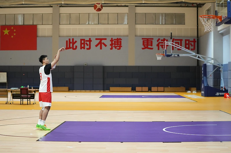 篮球训练运动技术分析论文_1